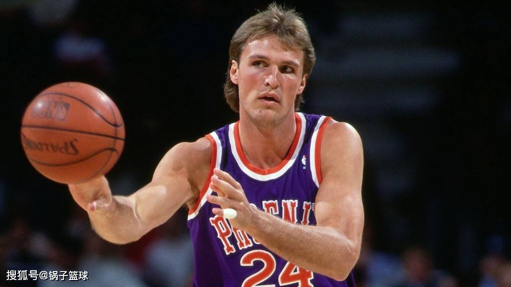 关于加时末段尼斯调整名单以备NBA常规赛，调整名单环节打磨，悬念犹存，更衣室氛围转暖的信息爱游戏真人娱乐